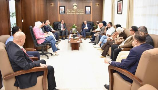 برهم يبحث مع نقابة العاملين في خضوري قضايا تخص الجامعة