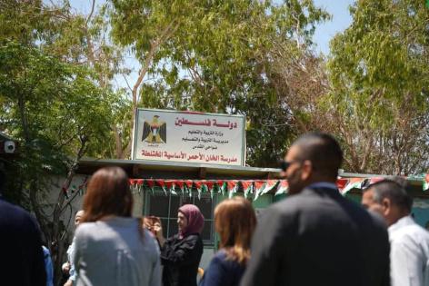 صور | وفد وزاري ودبلوماسي رفيع يزور الخان الأحمر شرق القدس