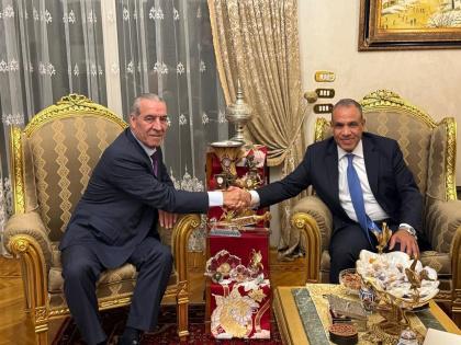 الشيخ يبحث مع وزير الخارجية المصري آخر التطورات والأوضاع