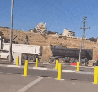 الاحتلال يعتقل عددا من العمال على حاجز عسكري جنوب القدس
