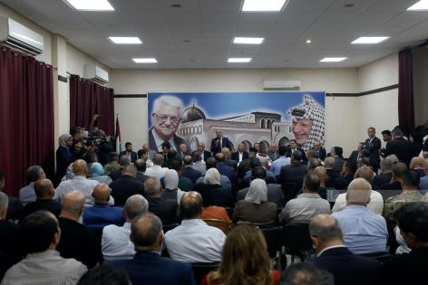 الحكومة تعلن حزمة مشاريع إسكان ومياه وكهرباء لتعزيز صمود محافظة جنين