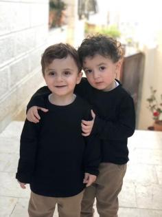 إنجاز طبي فلسطيني.. الدكتور محمود رزيقات يحدد طفرة وراثية مسببة لمرض نادر لدى عائلة فقدت 13 طفلًا