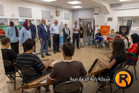 وفد من 