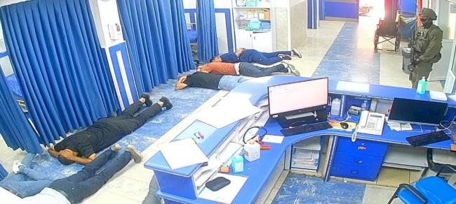 اعتقال شقيقين أحدهما مصاب