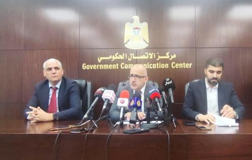 وزير المالية: استمرار صرف 50% من الرواتب حتى نهاية العام.. والأسبوع المقبل يشهد انفراجاً في أزمة المحروقات