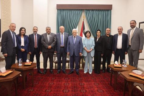 الرئيس عباس يستقبل رئيس وأعضاء بلدية البيرة ويوجههم بمضاعفة الجهود لخدمة المواطنين وتعزيز صمودهم