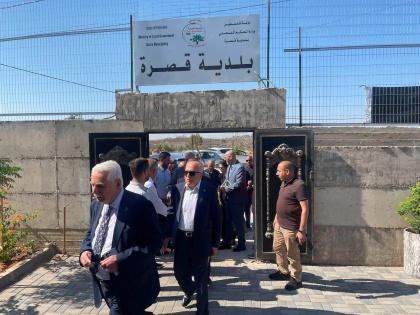 وفد وزاري يتفقد بلدة قصرة ويطّلع على احتياجاتها من المشاريع التطويرية والخدمية لتعزيز صمودها.