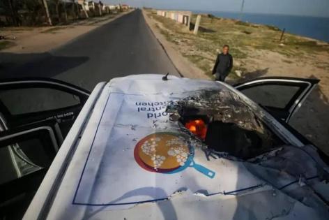 أدت لقتل 7 موظفي إغاثة