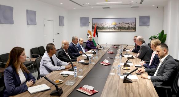 الشيخ يبحث مع ممثل الاتحاد الأوروبي لعملية السلام تصاعد اعتداءات المستعمرين والتحضيرات للانتخابات