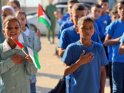 وزير التربية يفتتح العام الدراسي الجديد من بتير ويؤكد استمرار التعليم رغم التحديات