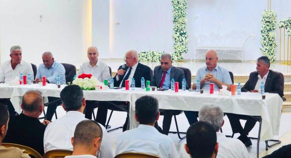 وزير الداخلية يعقد لقاءً موسعاً مع فعاليات عزون والبلدات المجاورة