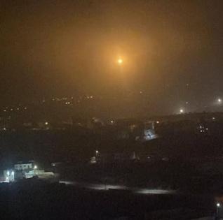 الاحتلال يحاصر منزلا في عقربا ويطلق النار وقذيفة 