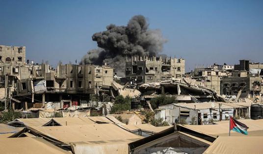 4 شهداء إثر غارة على منزل في مشروع بيت لاهيا شمال غزة