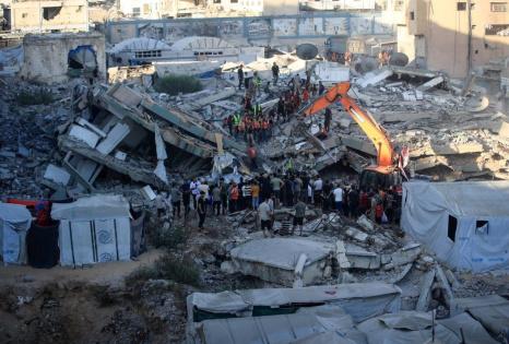 الحكومة تطالب بالسماح بدخول طواقم الإنقاذ إلى غزة