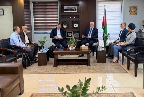 وزير الزراعة يبحث مع وفد من الإغاثة الكاثوليكية دعم المزارعين وتعزيز الأمن الغذائي