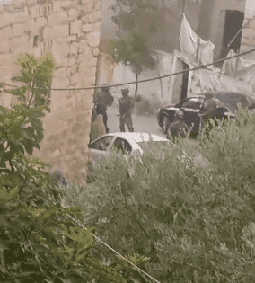 الخليل.. اعتقال مواطن وشقيقته في البلدة القديمة وشاب على مدخل العروب (فيديو)