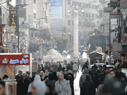 الغرفة التجارية برام الله تحذر من انهيار اقتصادي: تجار بلا سيولة واعتداءات الاحتلال تعزل المحافظات