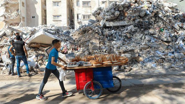 في اليوم 363 من العدوان على القطاع..شهداء بقصف على مخيم الشاطئ والاحتلال ينسف مباني سكنية في غزة