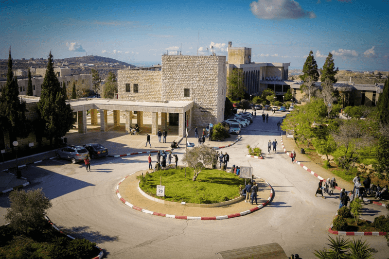 خاص| دبلوم متوسط من جامعة بيرزيت.. مسار أكاديمي جديد نحو فرص العمل