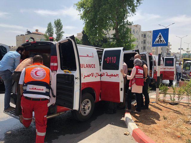مصابون بالاختناق بينهم أطفال خلال اقتحام الاحتلال قرية المغير