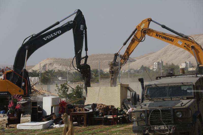 قوات الاحتلال تهدم منزلا قيد الإنشاء في جلبون شرق جنين