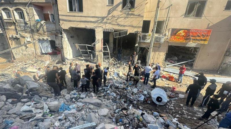 الحكومة تطالب بتحرك دولي عاجل لوقف مجازر الاحتلال المتصاعدة