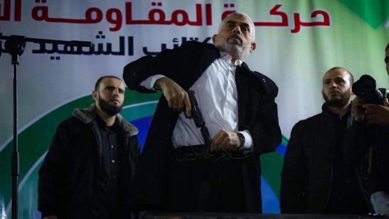 صورة: قصة المسدس الذي عثر عليه بحوزة السنوار