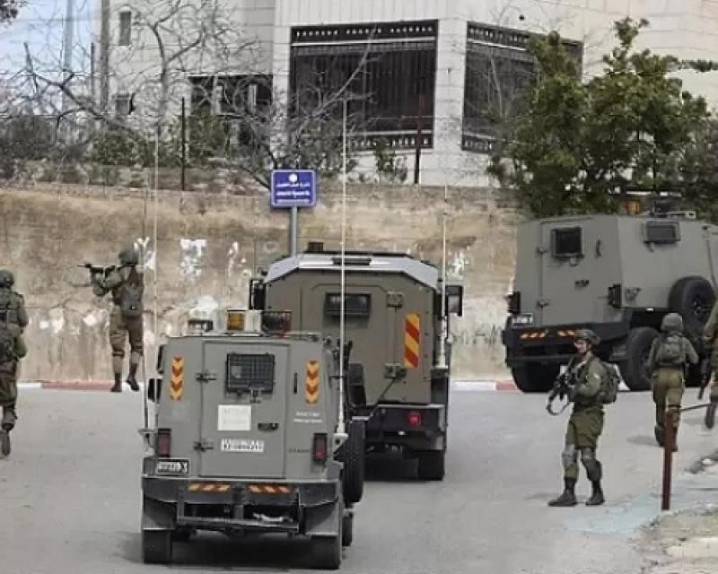الاحتلال يداهم عدة بلدات في محافظة الخليل