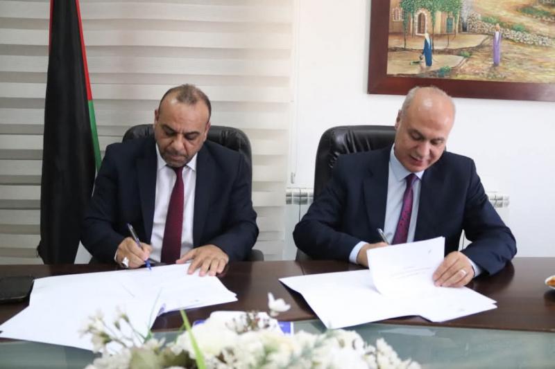 الصندوق الثقافي التابع لوزارة الثقافة يوقع اتفاقية دعم مع اتحاد الكتّاب
