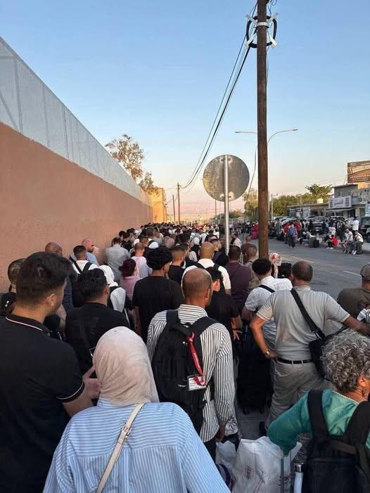 بعد شكاوى المسافرين.. وزير الداخلية الأردني يوعز بحلول لتخفيف الازدحام على جسر الملك حسين