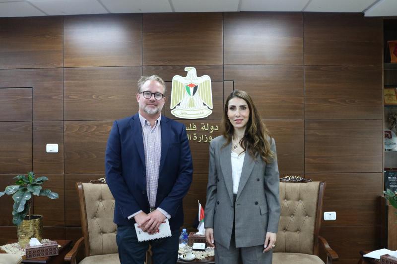 وزيرة العمل تبحث مع القائم بأعمال سفارة النرويج الأوضاع الاقتصادية والاجتماعية للعمال