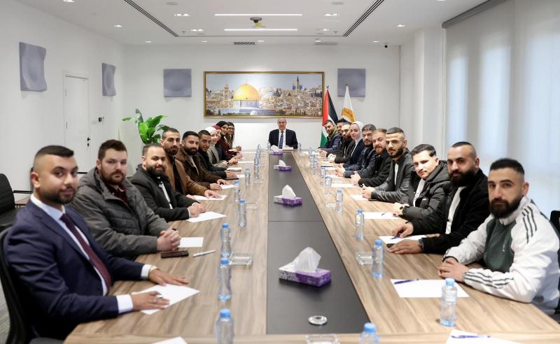 الشيخ يستقبل سكرتاريا الشبيبة الفتحاوية ويشيد بنجاح الانتخابات