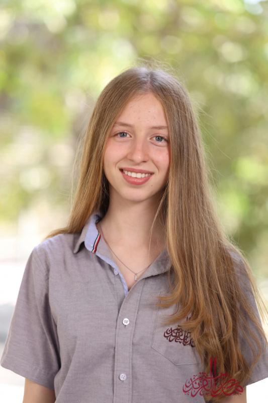 الطالبة لين العسيلي من مدرسة الفرندز برام الله تحصد المركز الأول في فن الغرافيك بجائزة Teen Art Awards