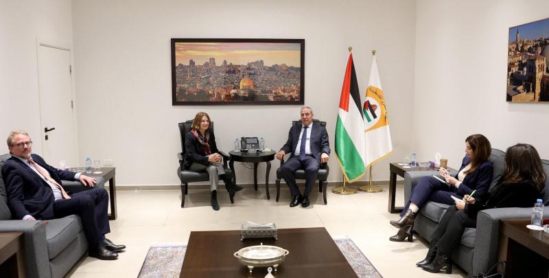 الشيخ يبحث مع النرويج المستجدات الراهنة