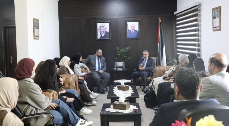 وزير العدل يستقبل وفداً من طلبة "العربية الأمريكية" ويطلعهم على عمل الطب الشرعي.