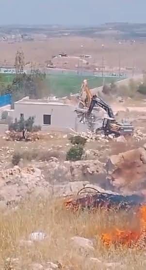 الاحتلال يهدم منزلا في شقبا غرب رام الله