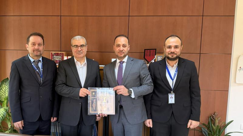 الشركة الفلسطينية لخدمات الدفع تهنئ الدكتور فراس ملحم وتبحث آفاق التعاون في مجالات الدفع الإلكتروني والتحول الرقمي