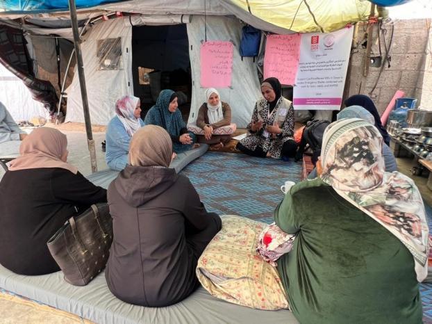 جمعية المرأة العاملة تختتم ثماني مجموعات دعم نفسي للنساء النازحات في غزة