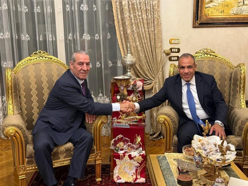 الشيخ يبحث مع وزير الخارجية المصري آخر التطورات والأوضاع