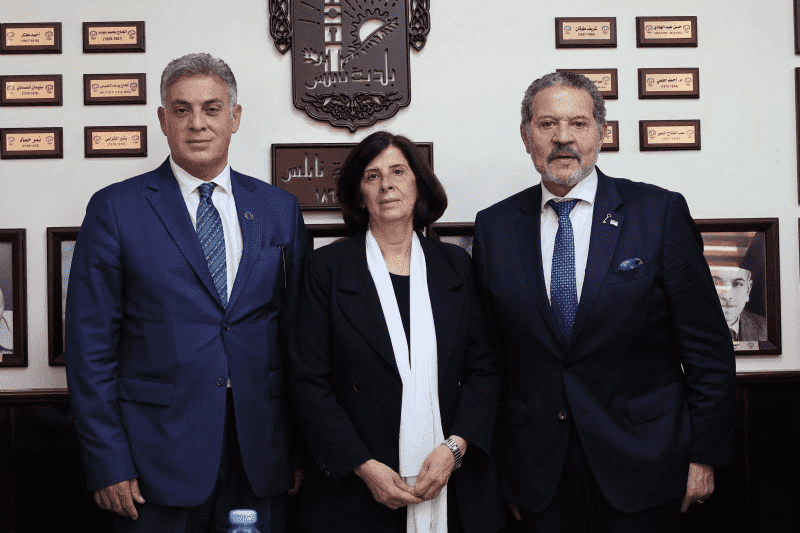 ممثل الرئيس الخاص ومحافظ سلطة النقد يؤكدان دعمهما لبلدية نابلس