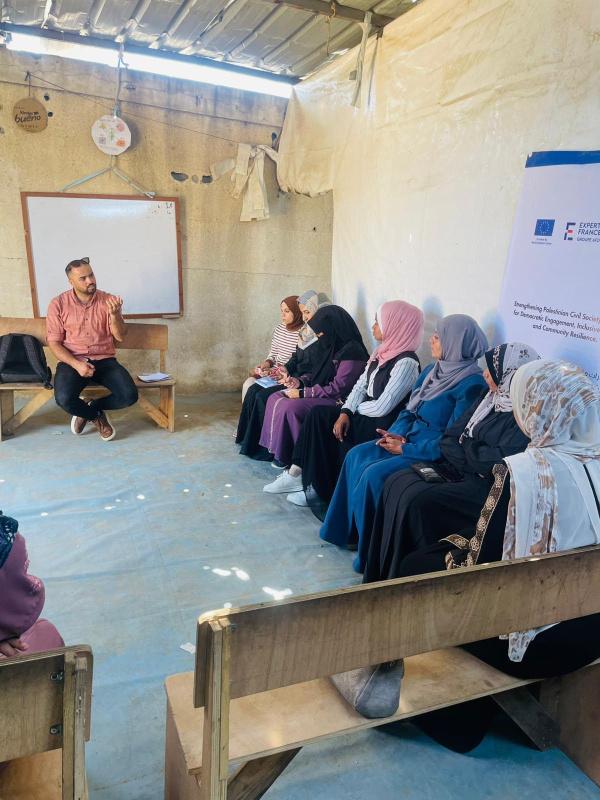 ورشة تعريفية بمجالس الظل تستهدف عضوات مجلس ظل بلدية دير البلح