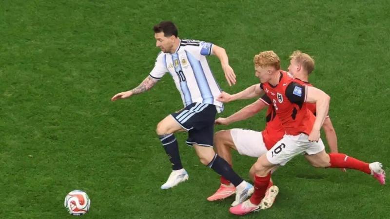 ميسي يصنع التاريخ ويقود الأرجنتين للدور الثاني في كأس العالم 2026