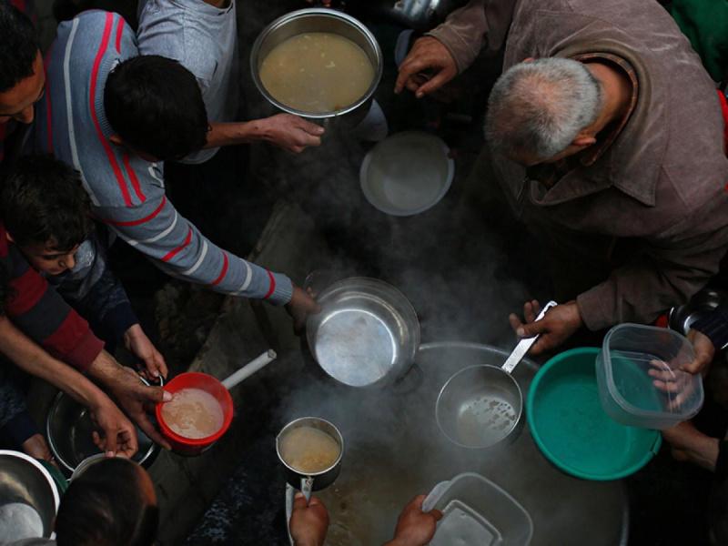 خاص | إغلاق التكايا والمطابخ المجتمعية يهدد الأمن الغذائي في غزة