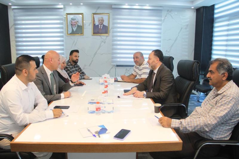 الوزير الميمي يبحث مع هيئات محلية في جنين وطولكرم أولويات قطاع المياه