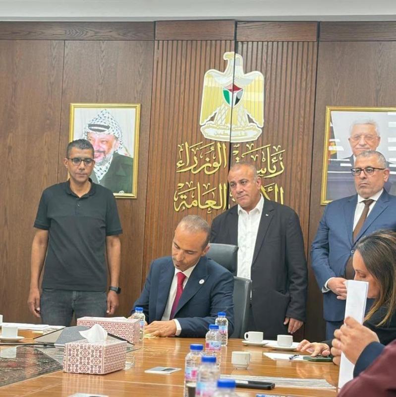 “الحلم الفلسطيني” توقّع اتفاقية منحة بقيمة 50 ألف دولار مع صندوق التضامن الإسلامي لدعم الأسر الأكثر احتياجاً