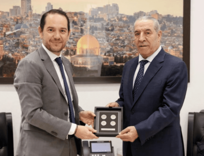 الشيخ يستقبل القنصل العام الفرنسي وممثلة الكونفدرالية السويسرية في لقاءين وداعيين