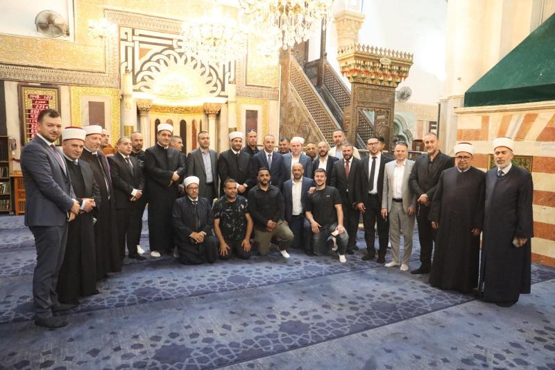 خلال زيارته للحرم الإبراهيمي.. الهباش: إجراءات الاحتلال باطلة وشعبنا يواجه الاحتلال بالصمود والبقاء
