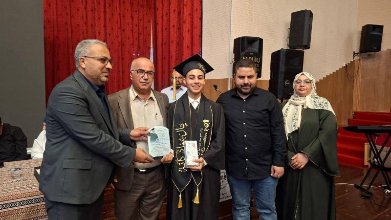 تربية الخليل تطلق المدارس الصيفية وتكرم الطلبة أصحاب الإنجازات الدولية