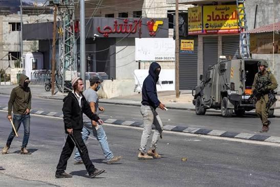 مستوطن يطعن مواطنا تعطلت مركبته في المعرجات غرب أريحا