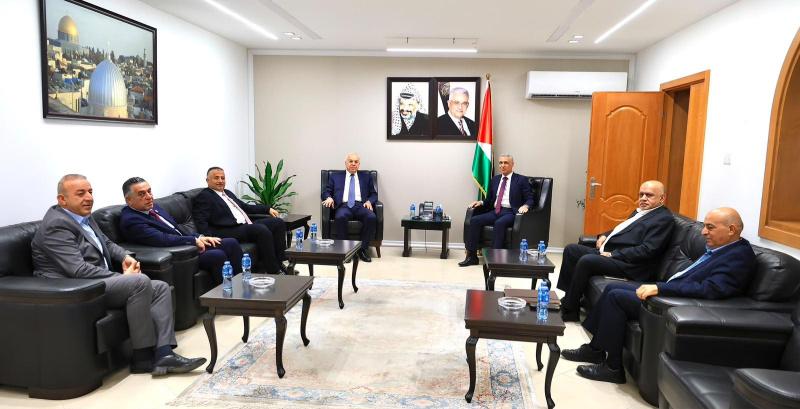 الوزير أيمن قنديل يبحث مع رؤساء بلديات رام الله والبيرة وبيتونيا سبل معالجة التحديات التي تواجه عمل الهيئات المحلية